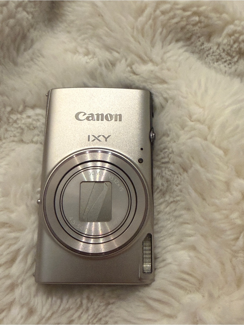Canon IXY 650 Digital Camera (Silver)